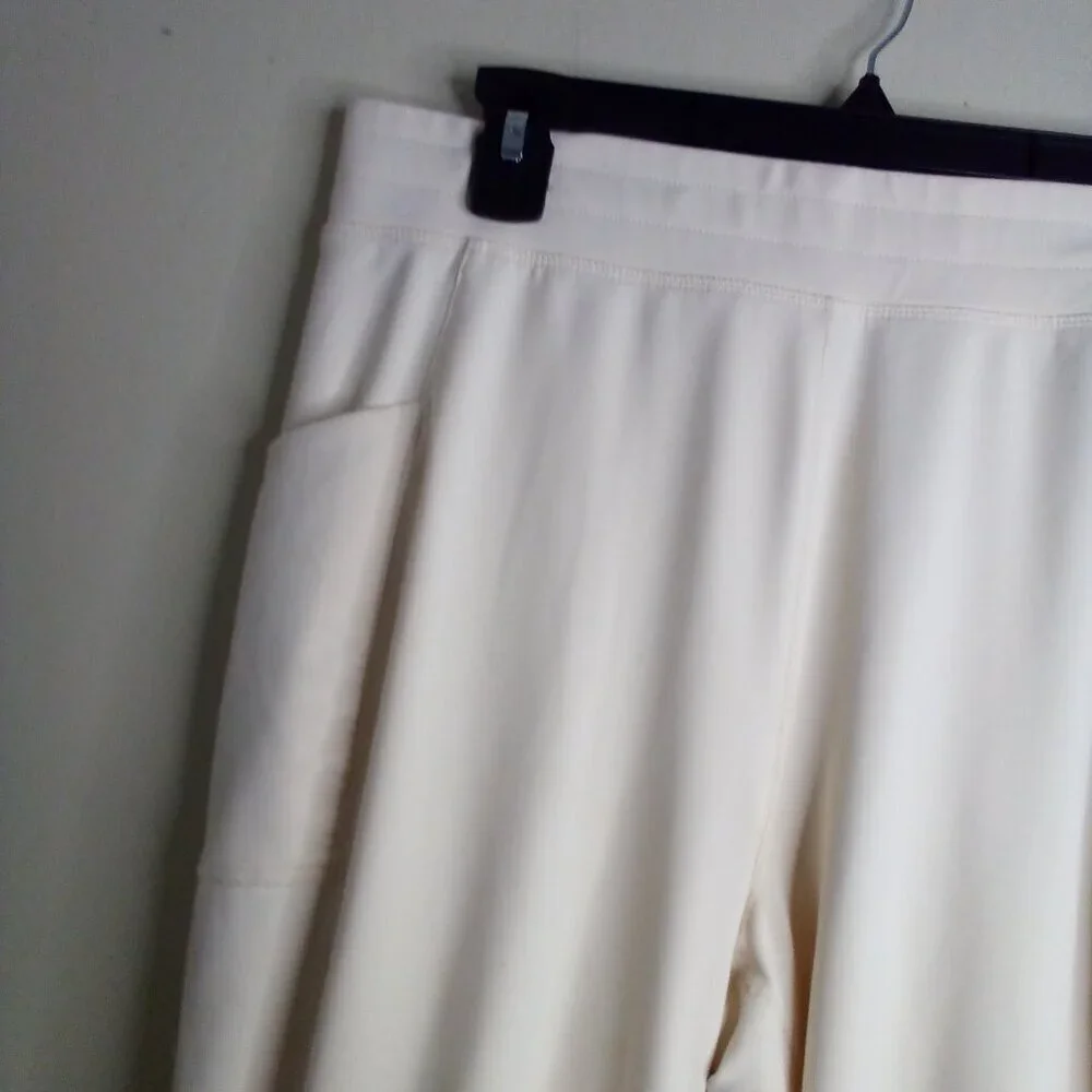 Fabletics Pants Joggers Women M Elastic Comfort Waist Active Side Pockets Cream